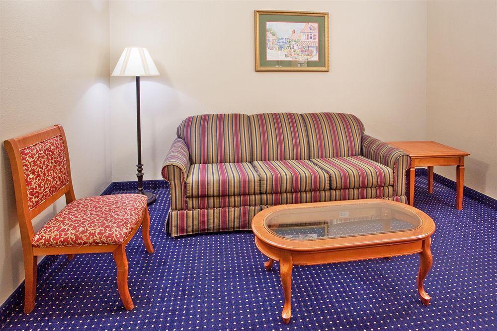 Savannah Gateway Hotel & Suites Georgetown Pokoj fotografie
